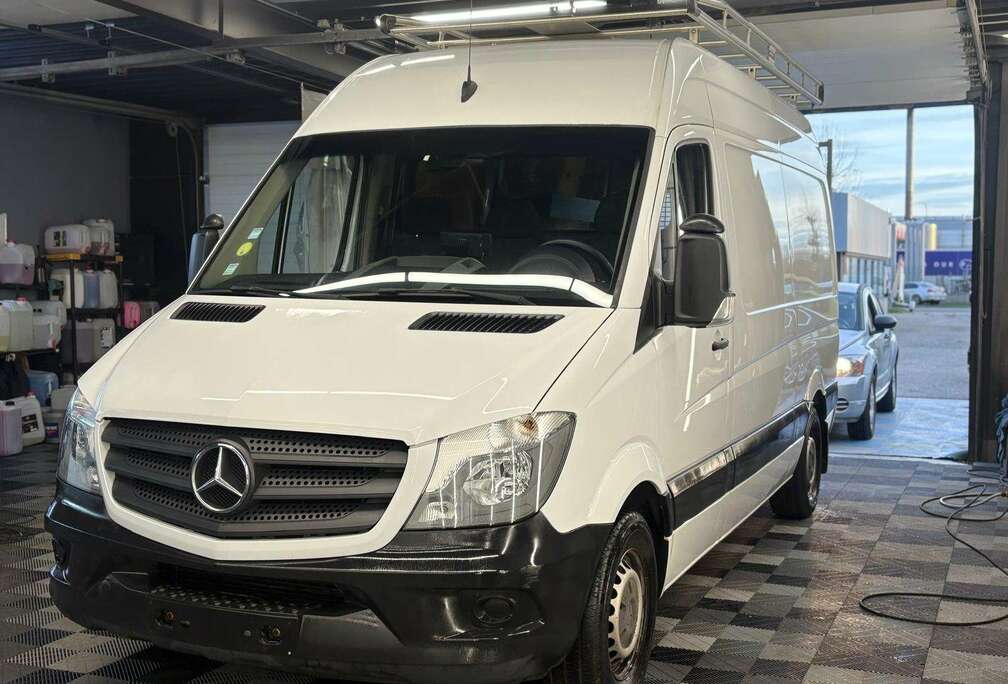 Mercedes-Benz 2.2D 197.600 KM.  BJ. 2015 MET DAKDRAGER