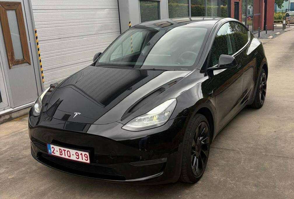 Tesla Model Y 72.5 kWh Dual Motor Performance (377 kW)