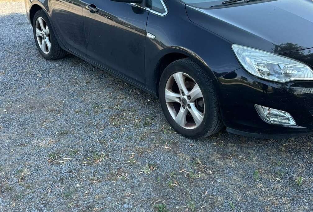 Opel 1.7 CDTI DPF Design Edition (SPORTS TOURER)