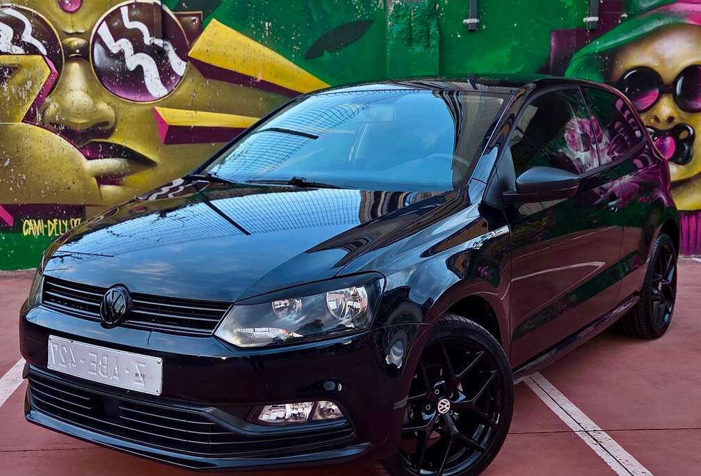 Volkswagen 1.0i SportLine FULL BLACK | Bluetooth | Clima | Front Assit | FEUILLE ROSE