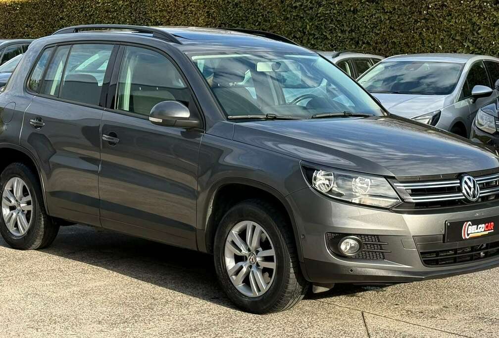 Volkswagen TOIT PANORAMIQUE - 6 VITESSES - NAVI - CONTRÔLE TECHNIQUE OK