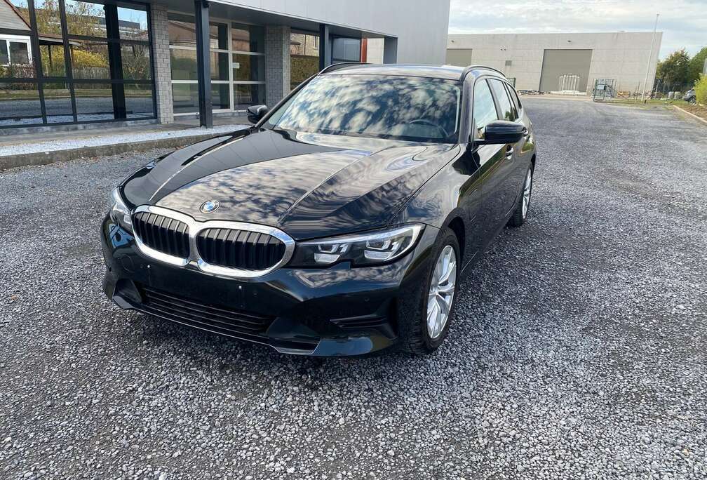 BMW 320e HYBRIDE CAMERA TREKHAAK LEDER COCKPIT APPS