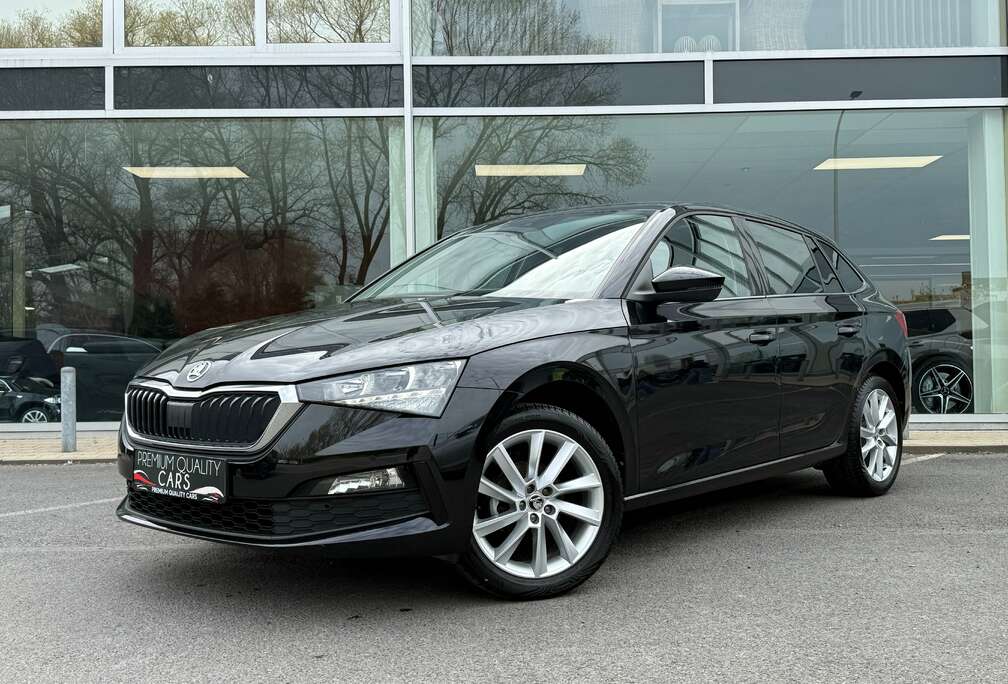 Skoda CARPLAY / ZETELVERWARMING / CAMERA / CRUISECONTROL /