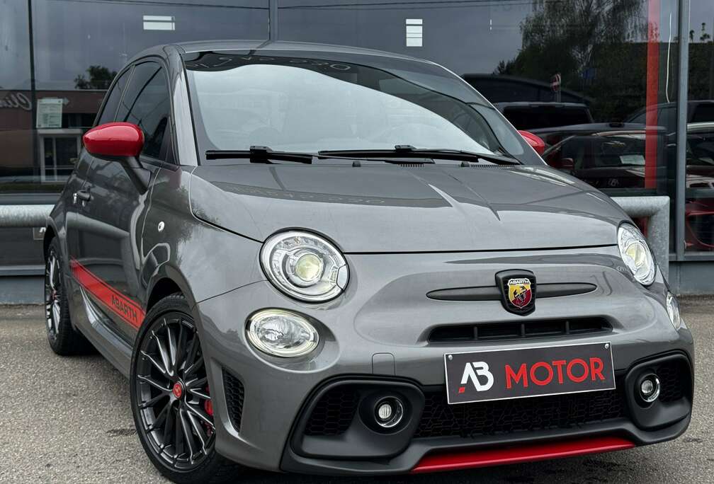 Abarth 695 1.4 T-Jet 1er main 180cv