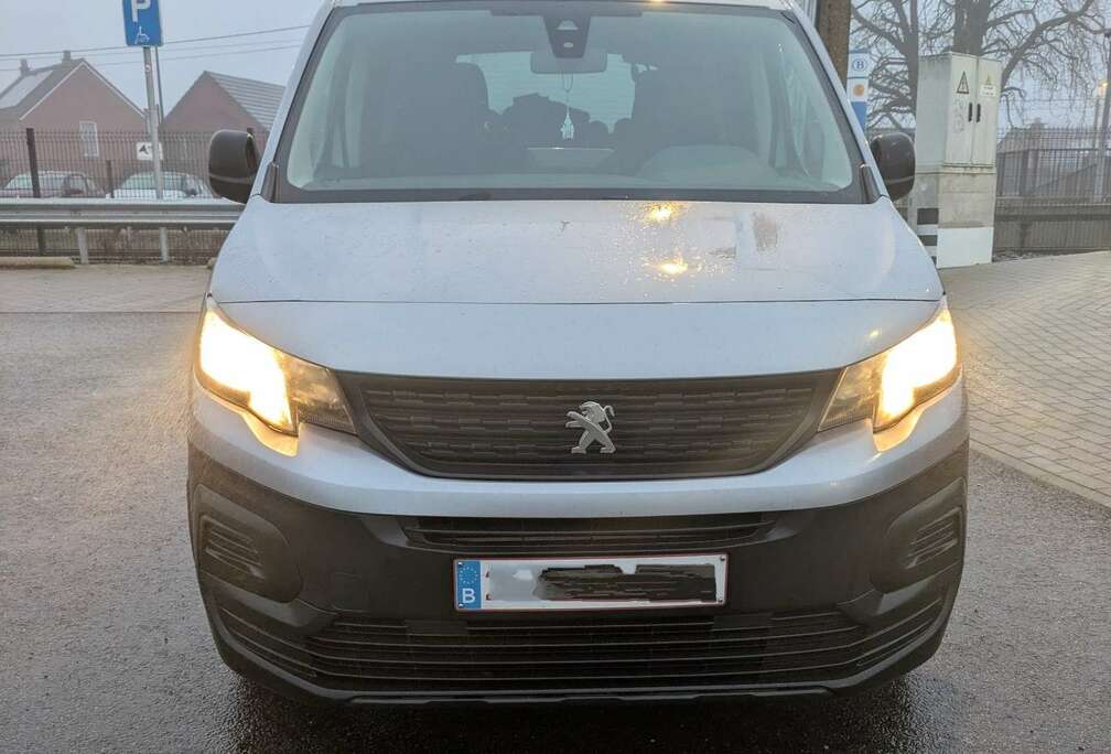 Peugeot 1.2 PureTech Standard Active S&S (EU6.3)