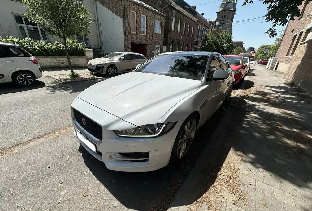 Jaguar XE 2.0 D - 180 ch R-Sport