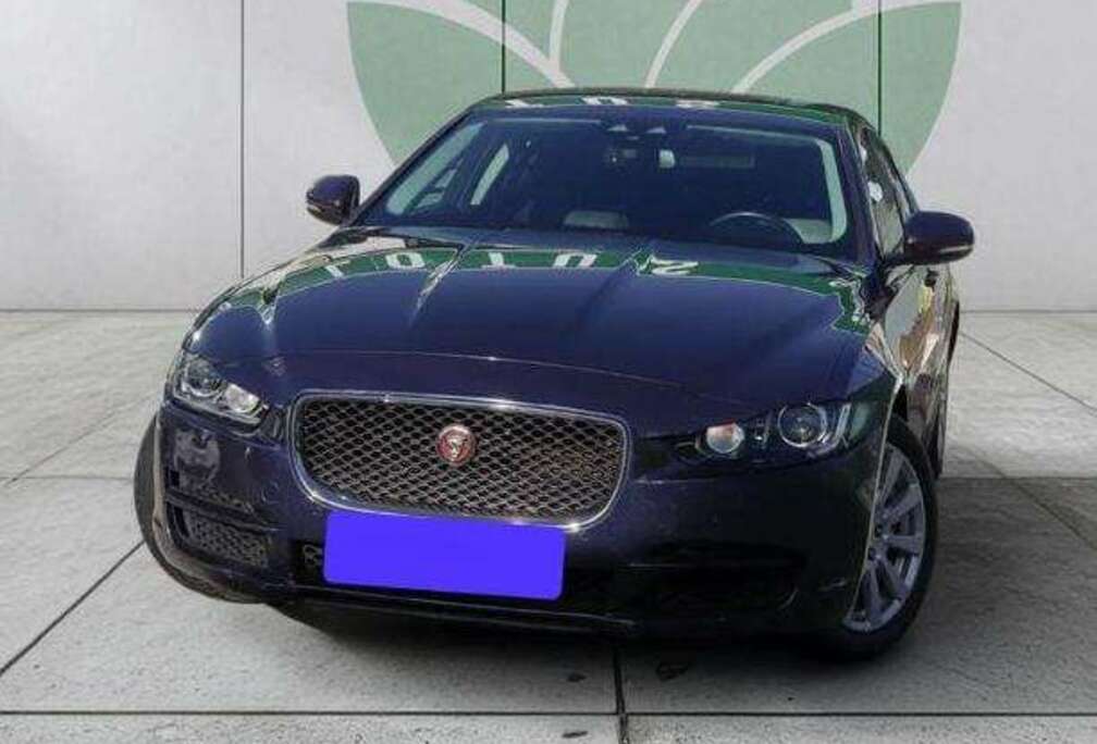 Jaguar XE 2.0 T Portfolio
