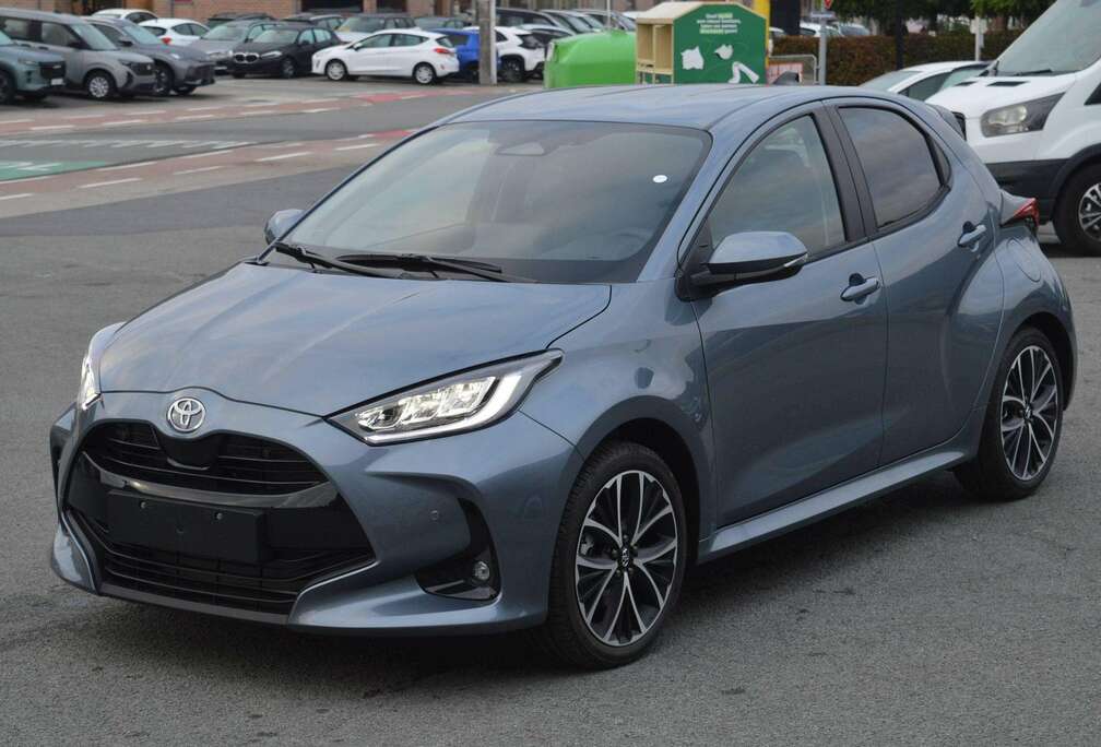 Toyota 1.5i VVT-i HYBRIDE Teamplayer + Technik Pack