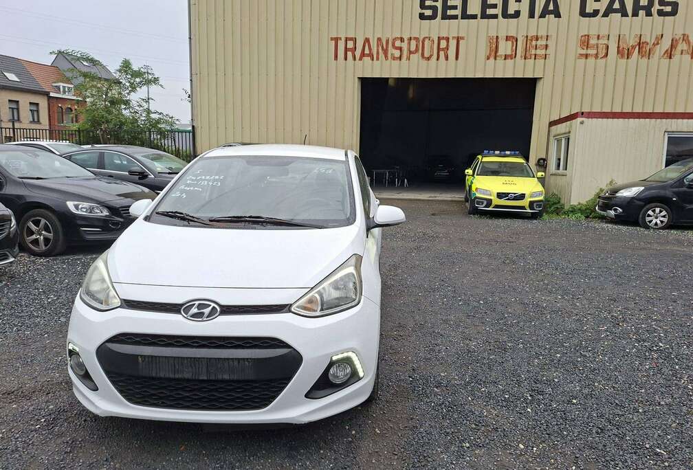 Hyundai i10 1.1i Lounge