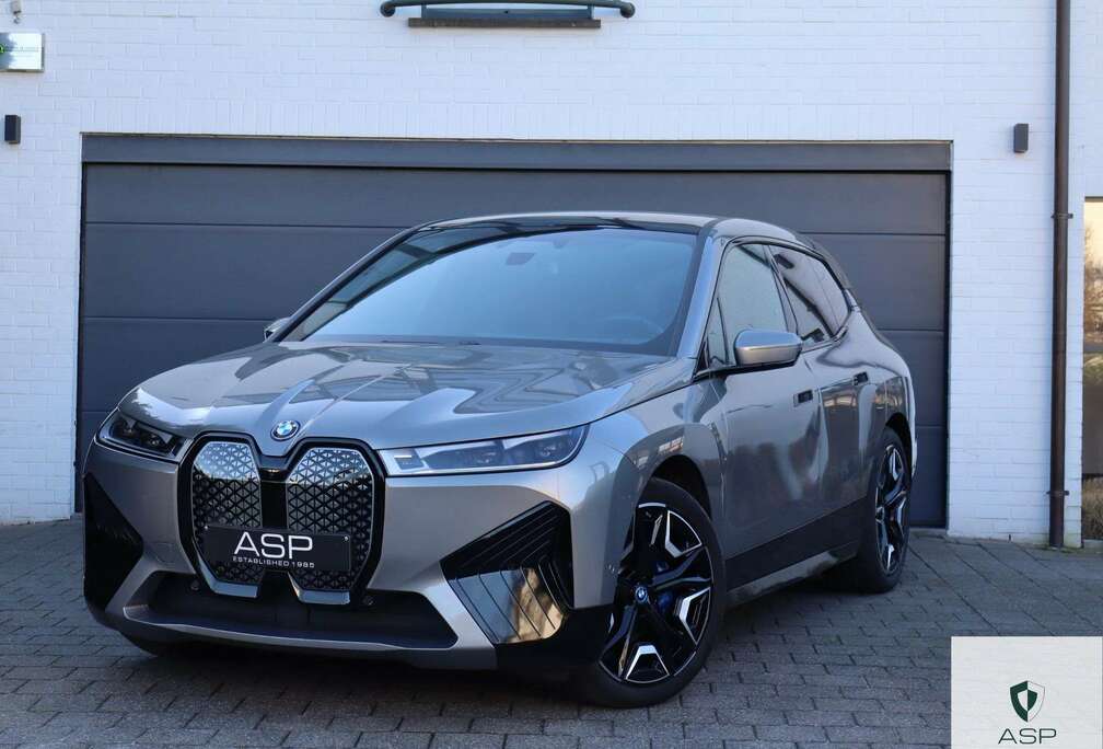 BMW xDrive40  Sportpakket  Harman Kardon  2022