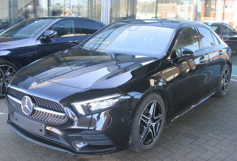 Mercedes-Benz BERLINE AMG PANO LEDER