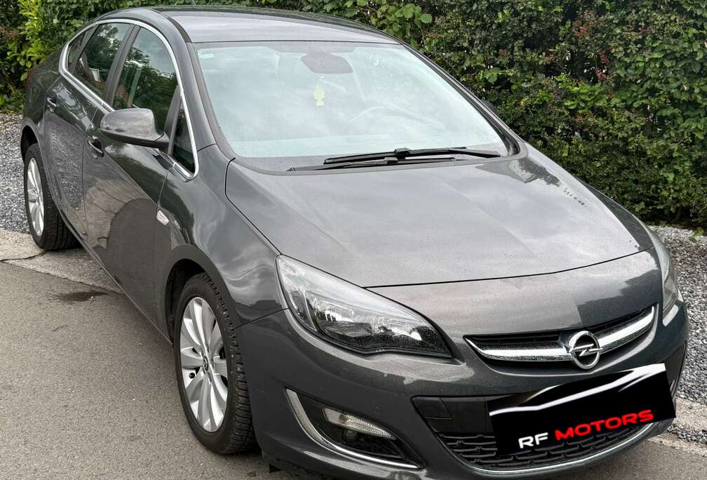 Opel Astra 1.4i Design Edition