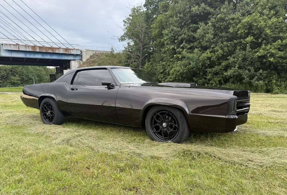 Cadillac 8200CC 400HP V8 SHOWCAR