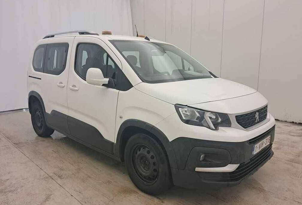 Peugeot 1.2i / € 7.430 netto / Klimaatregeling / ...