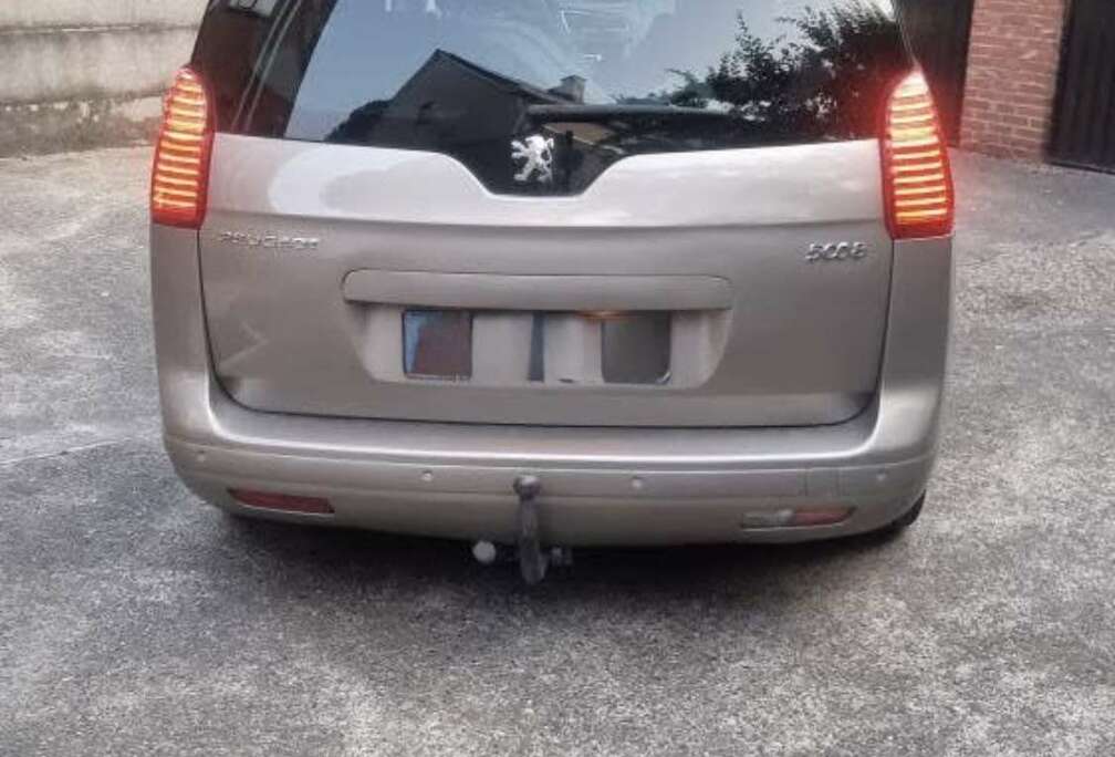 Peugeot 155 THP Automatik Platinum