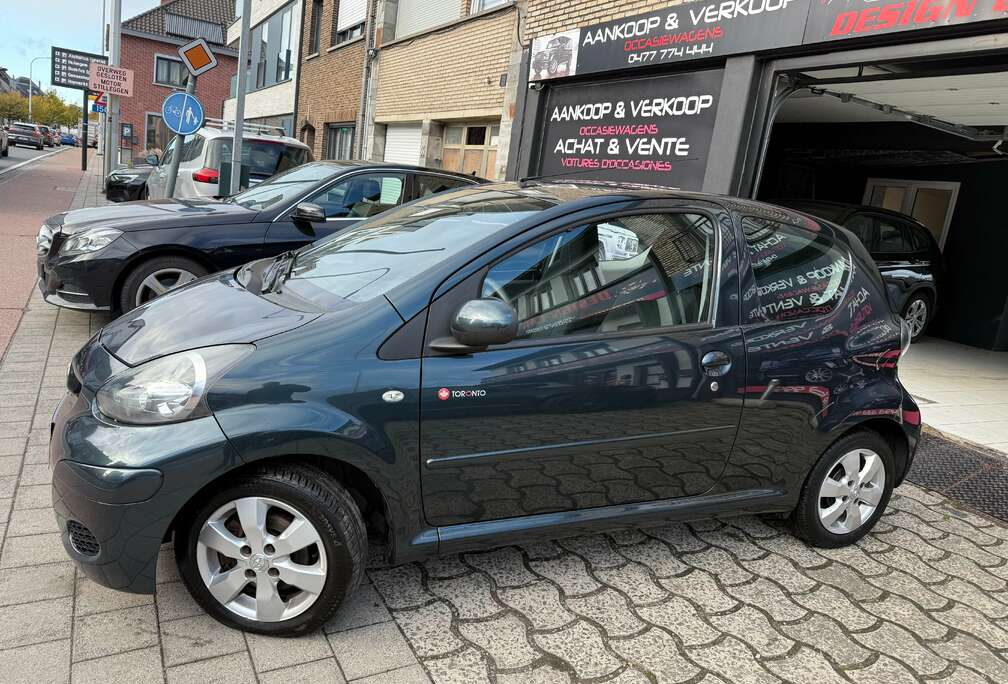 Toyota Aygo 1.0i VVT-Airco Jantes ALU 1er Proprio Carnet