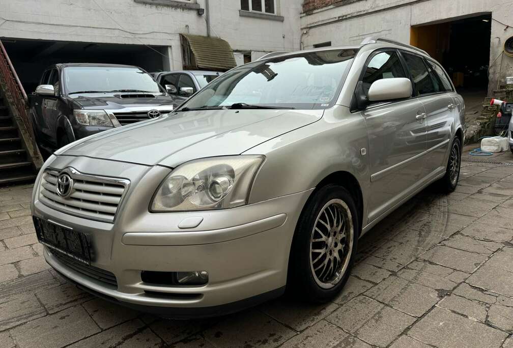 Toyota 1.8 VVT-i Combi Executive