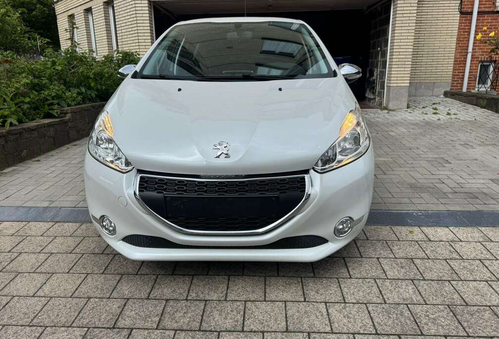 Peugeot 1.2i Style Blanc Nacré