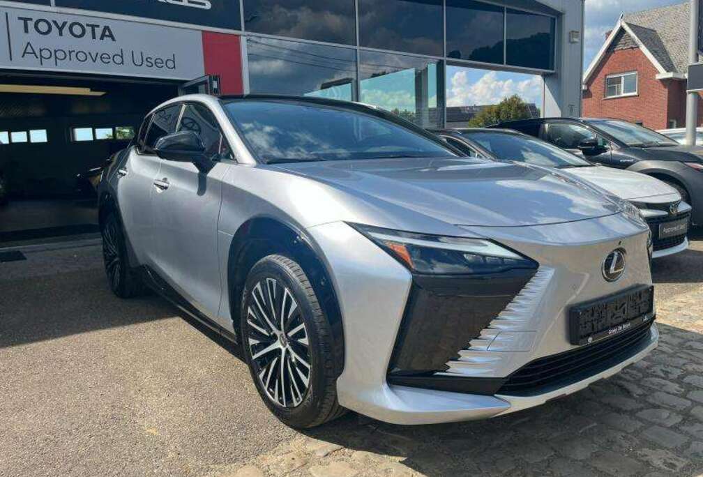 Lexus Privilege Line