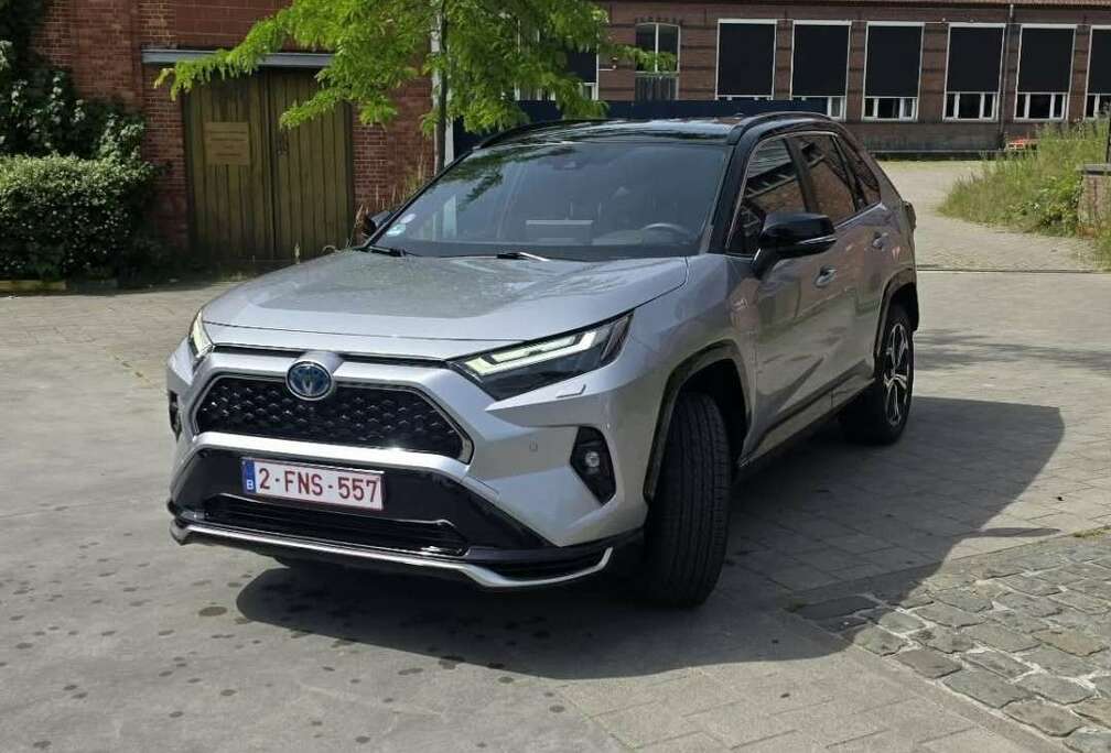 Toyota Plug-in-Hybrid Technik- und Style Paket