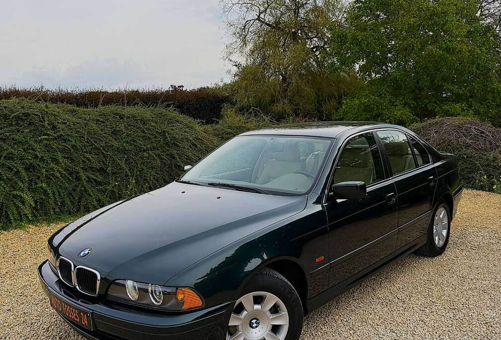BMW D 136 CV !!! 20.000 KM !!! CARNET D\'ENTRETIEN BMW Premier-Propriétaire VOITURE BELGE !!!!! GARANTIE 1 AN