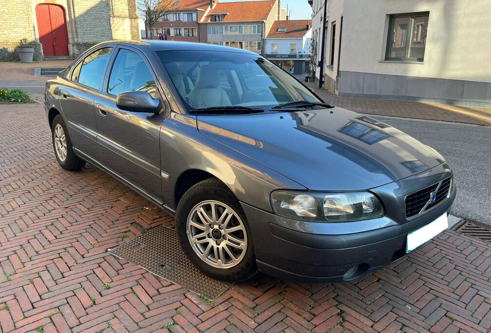 Volvo 2.4i 20v Aut.