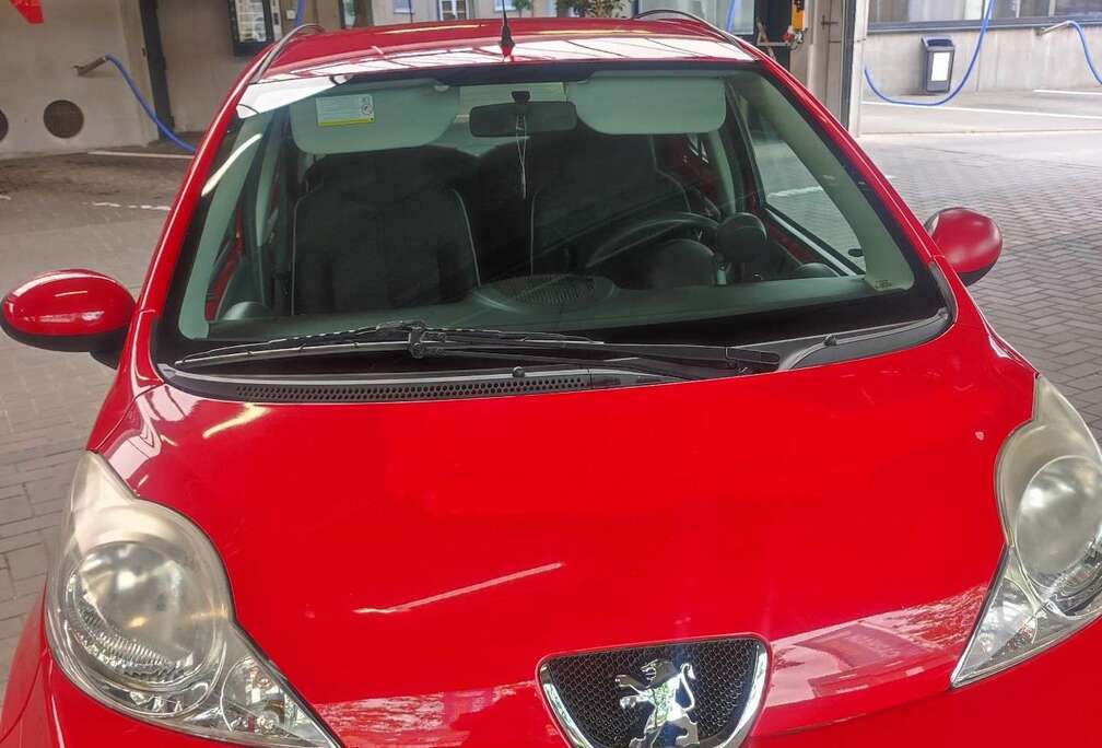 Peugeot 1.0e 12V 68ch BLUE LION Trendy