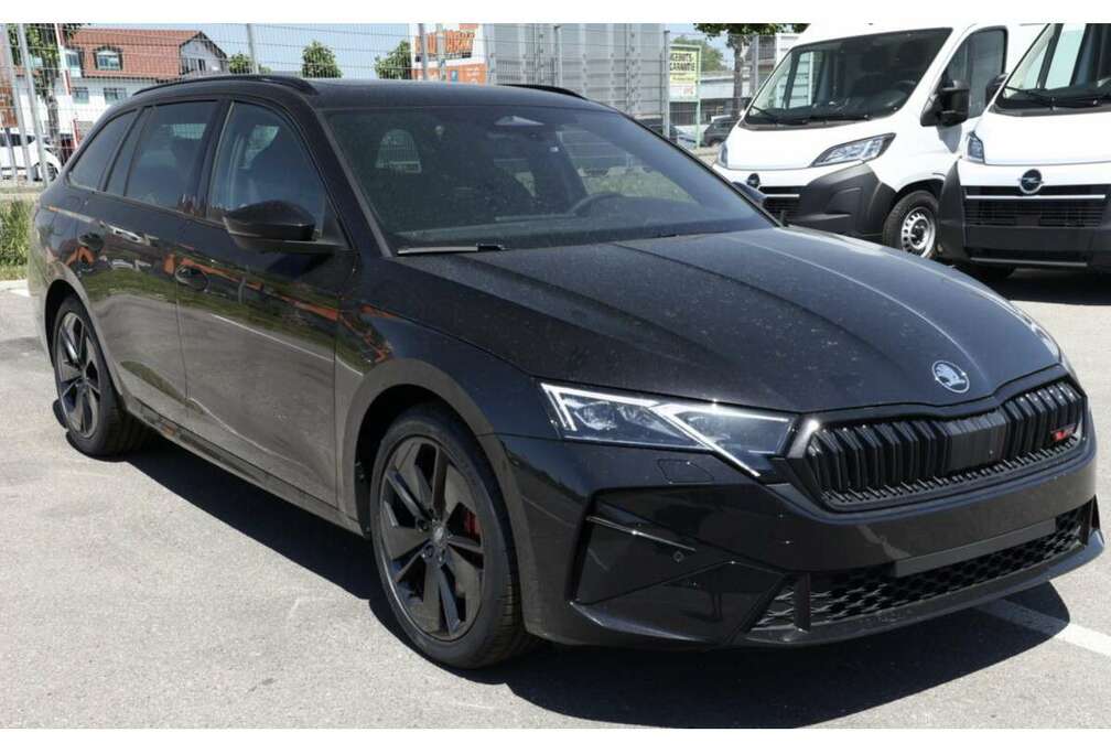 Skoda RS 2.0 TSI Combi DSG + Pano