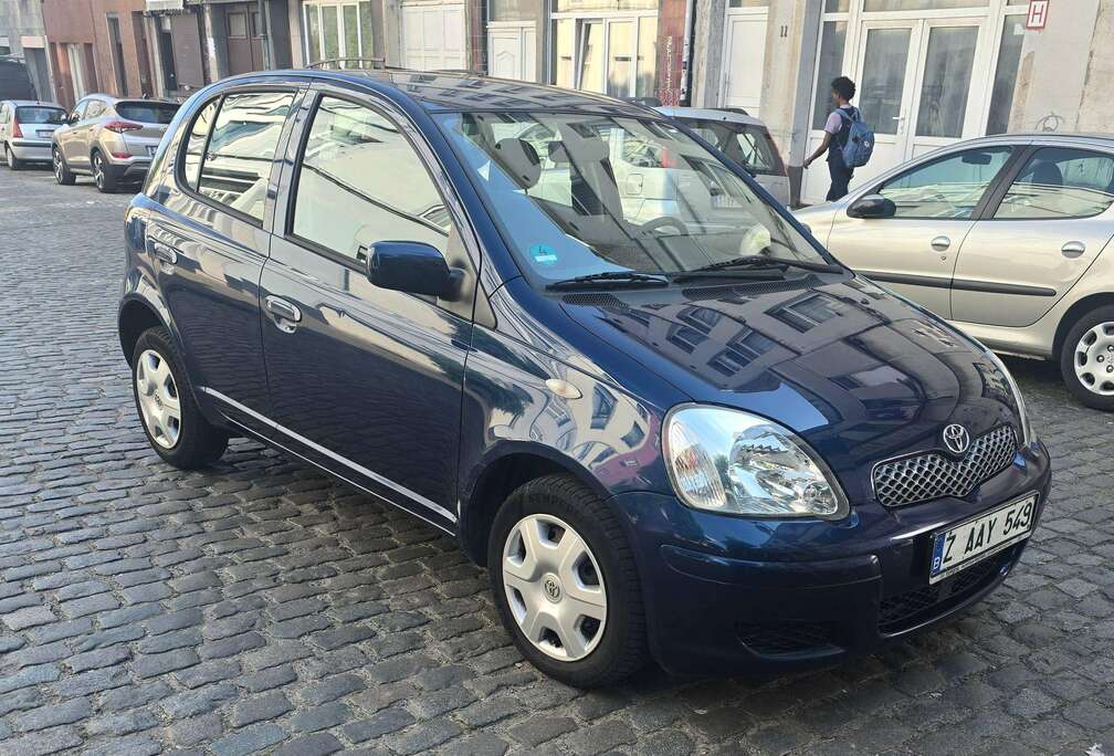 Toyota Yaris 1.3i VVT-i  Avec contrôle technique