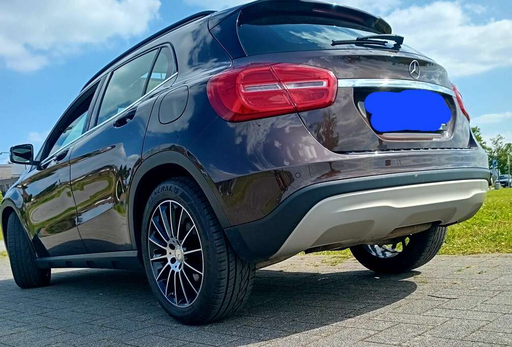 Mercedes-Benz GLA 200 d