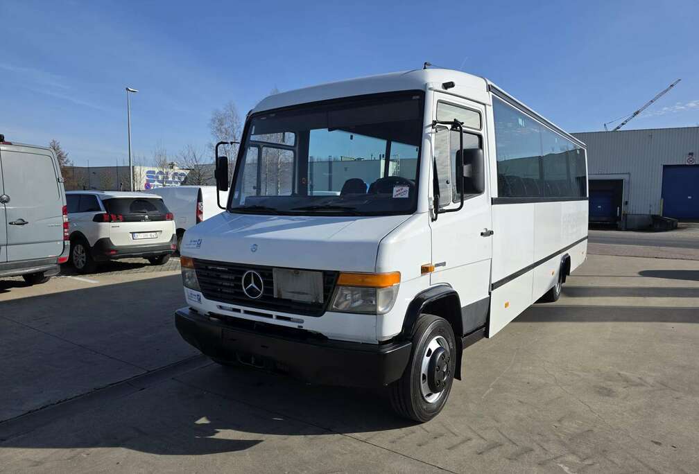 Mercedes-Benz 813 (Stock ID 36707)
