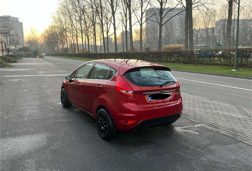 Ford 1.4 16v 96ch Titanium