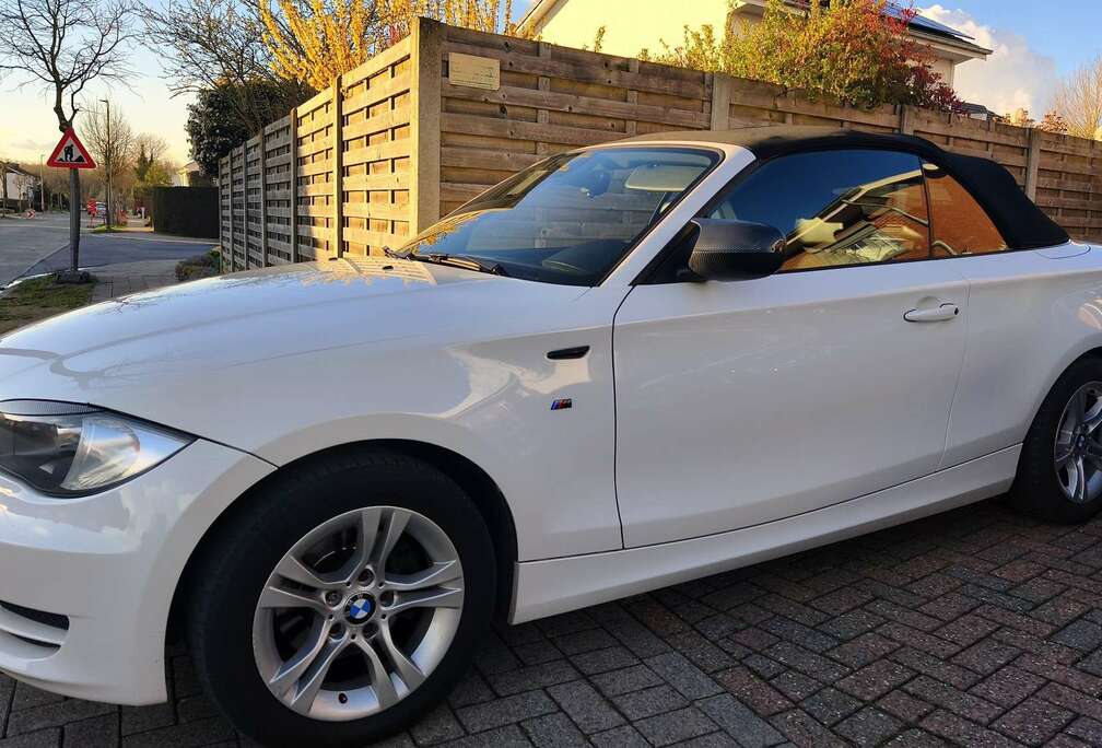 BMW 143 ch Sport Design M pack