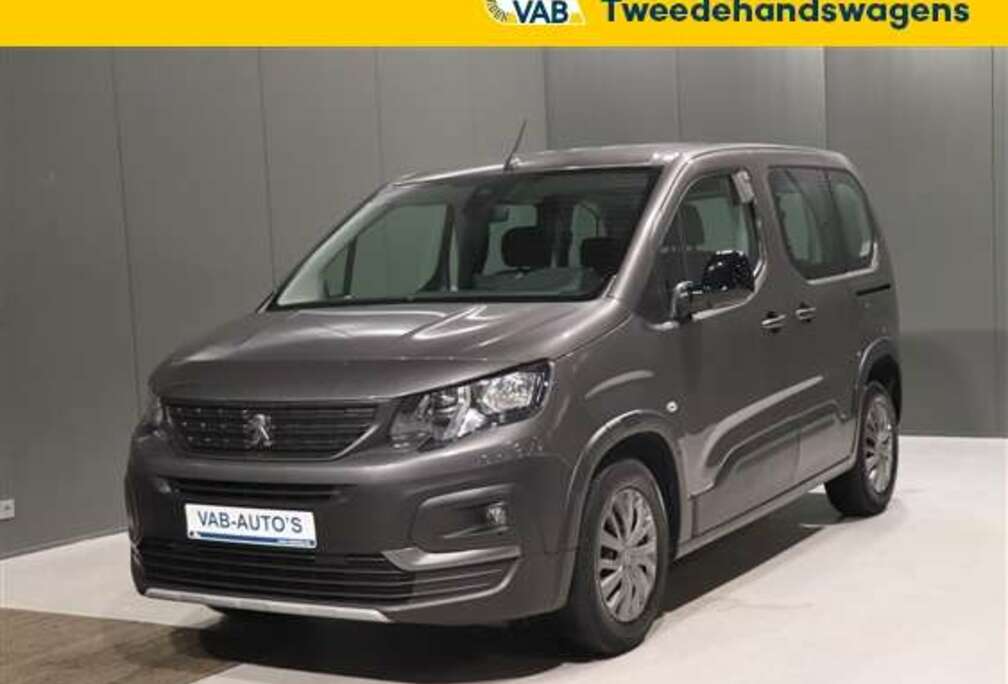 Peugeot 1.2 pure tech standard active