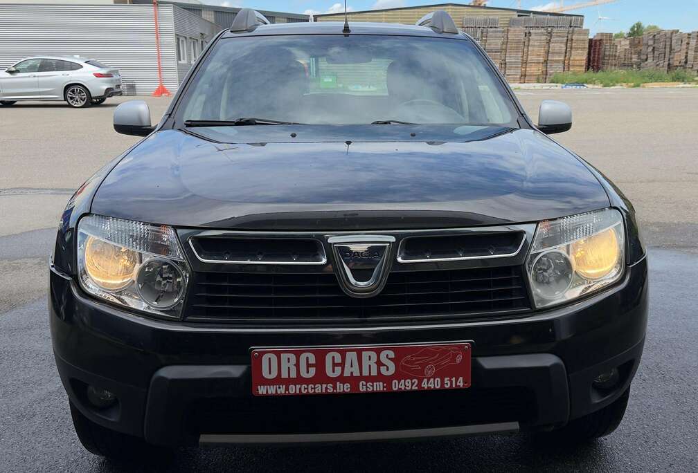Dacia Duster 1.6i 4x2 Laureate