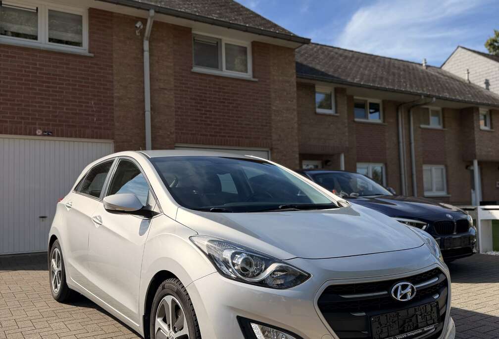 Hyundai 1.6 GDI DCT Style