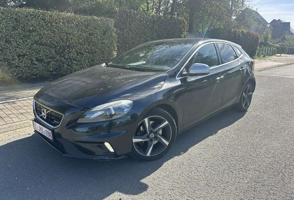 Volvo 1.6 D2 Momentum R-Design Powershift