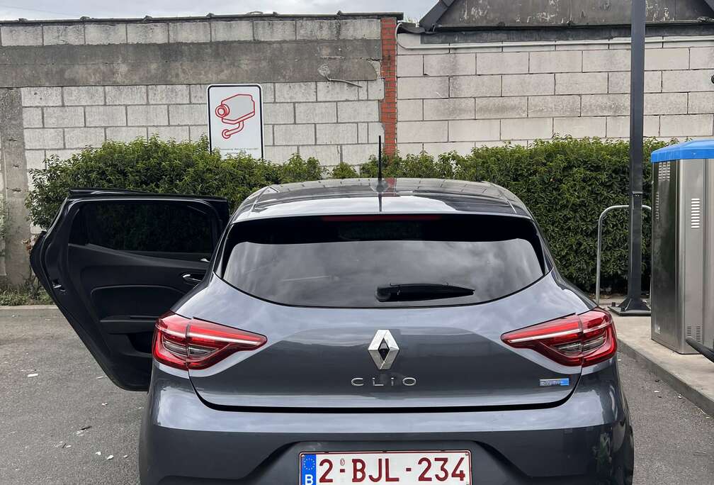 Renault E-TECH Hybrid 140 INTENS