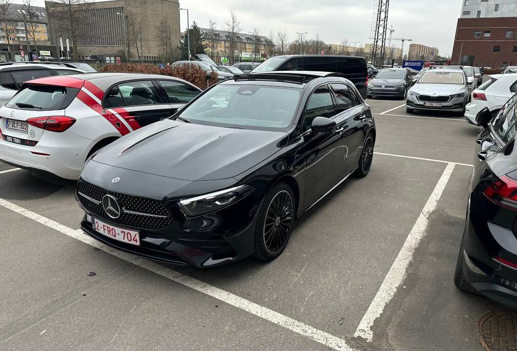 Mercedes-Benz A 250 e Amg line pano dak full option