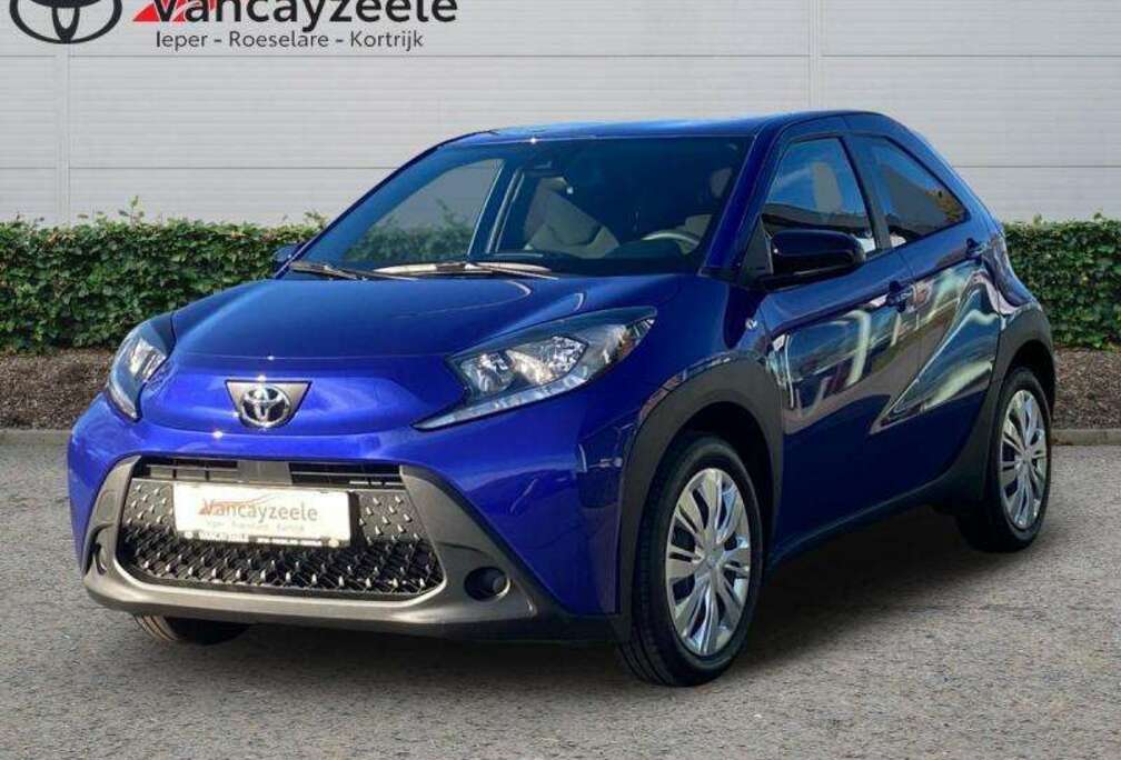 Toyota play+cam+DAB+applecarplay&androidauto