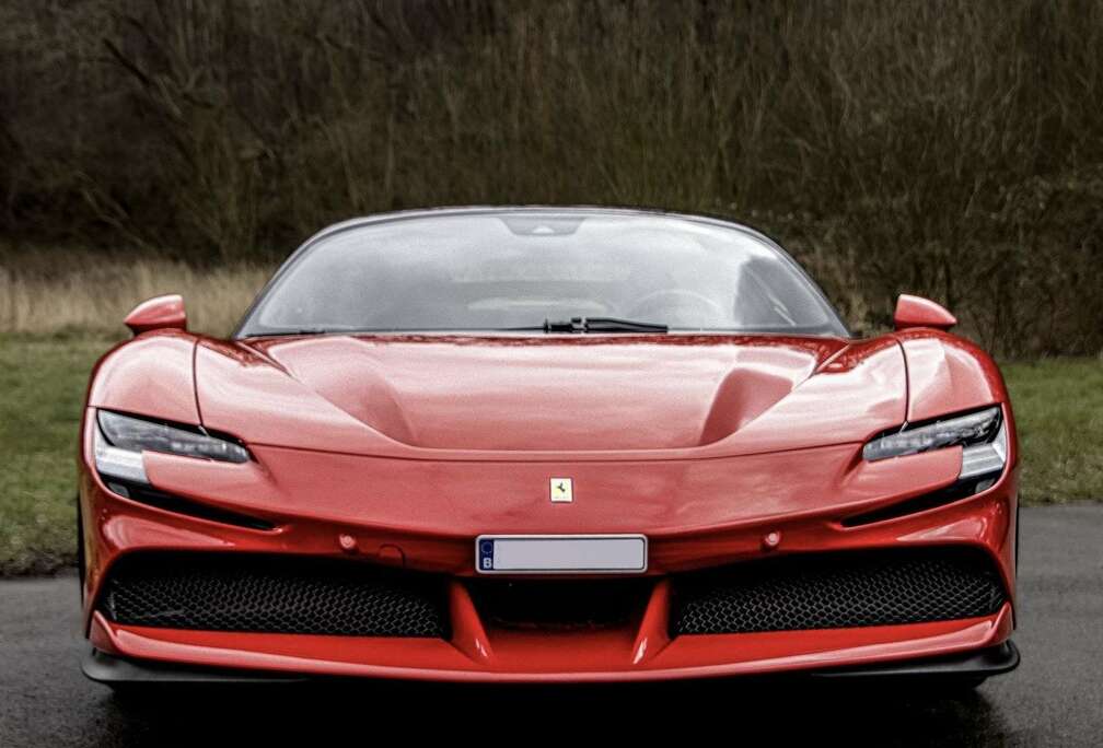 Ferrari 4.0 Turbo V8 F1 PHEV  Asieto Fiorano