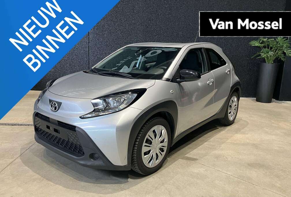 Toyota 1.0 VVT-i Play