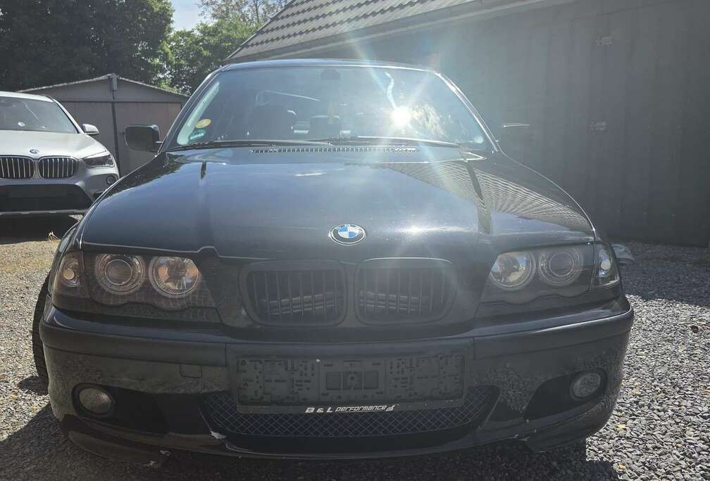 BMW 320i