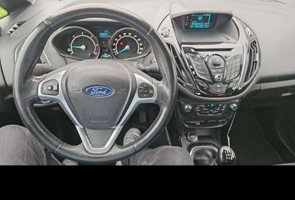 Ford 1.6 TDCi 95 FAP Titanium X