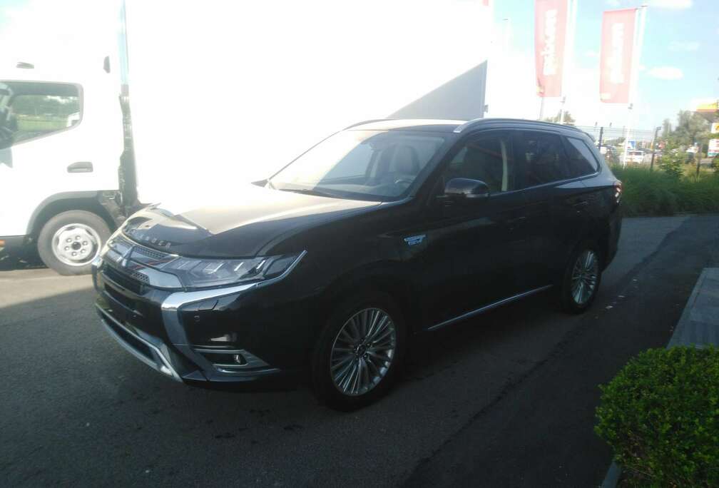 Mitsubishi 2.4i 4WD PHEV Business Edition SDA