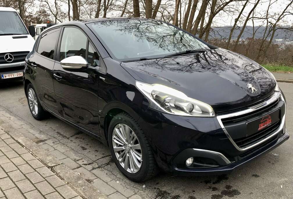 Peugeot 208 1.6 BlueHDi CarPlay