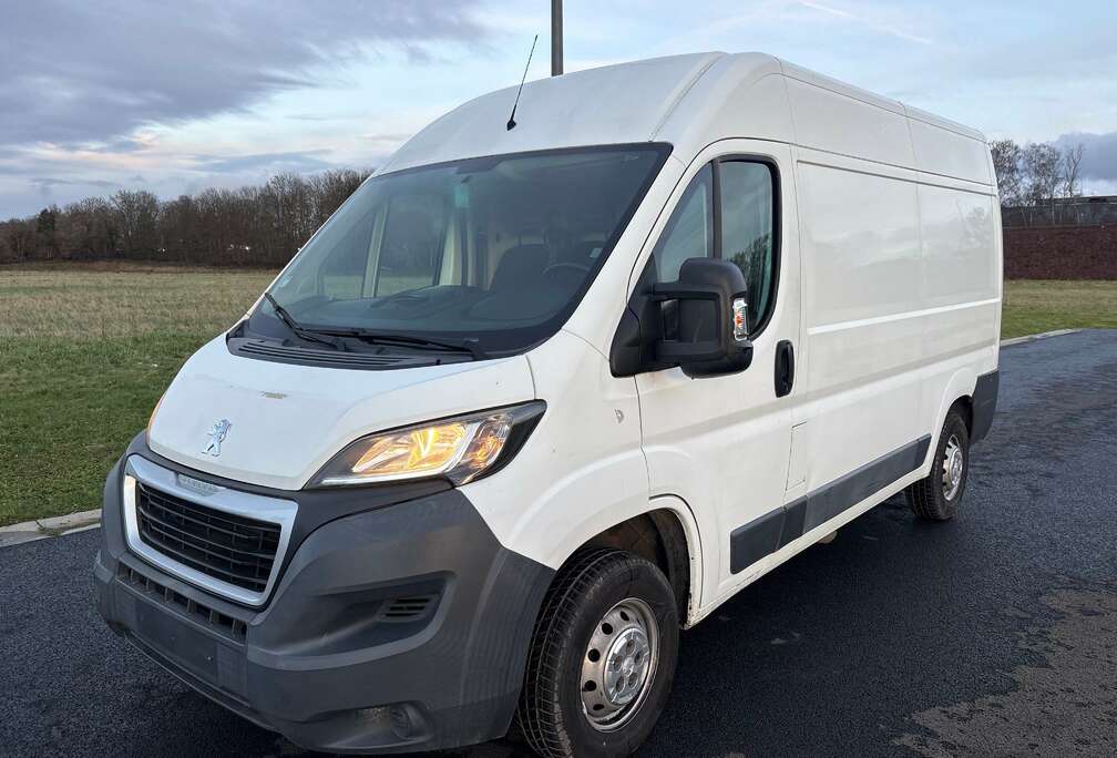 Peugeot 2.0 BlueHDi L2H2 Utility S/S