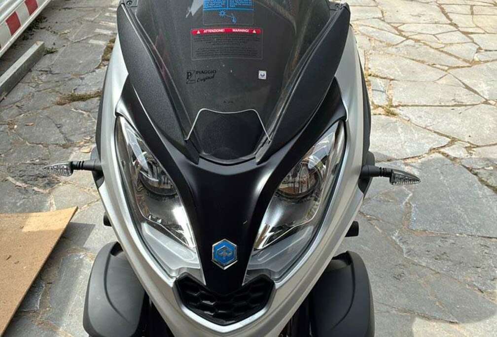 Piaggio Modele Sport. Avec Porte Casque