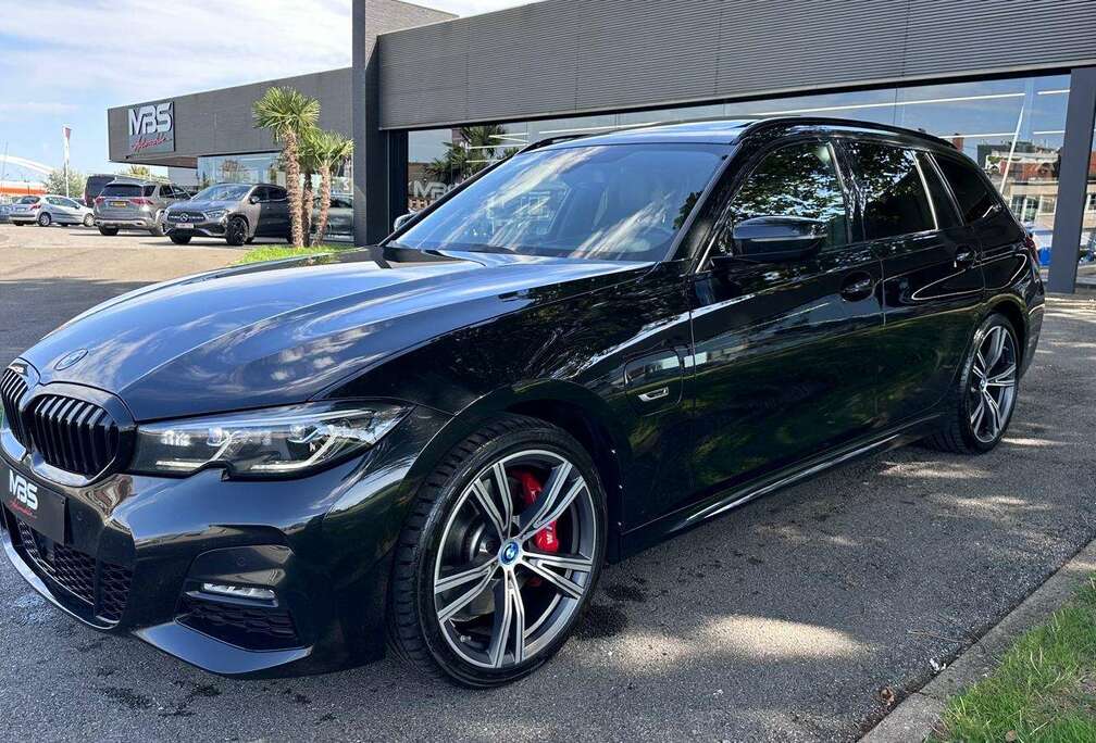 BMW *Touring 330e* TOIT PANO* TVAC* CAMERA* SIEGES CHAUFFANTS*