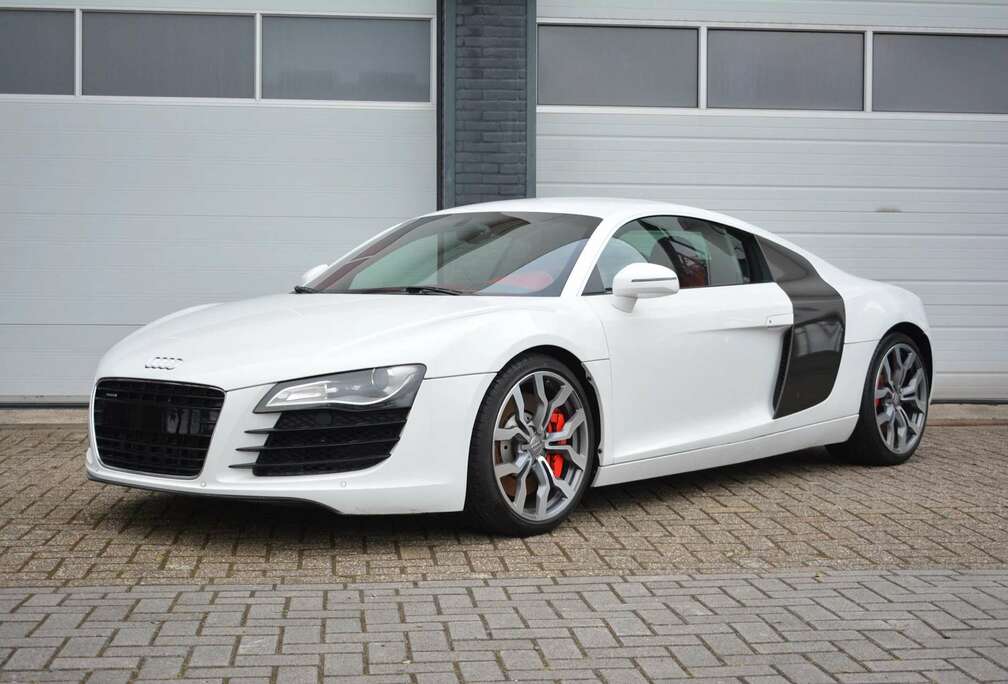 Audi R8+4.2+Czech registration(kuwait import)